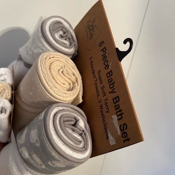 Baby Essentials Soft Terry Bath Set in Cream and Gray - Picture 5 of 5